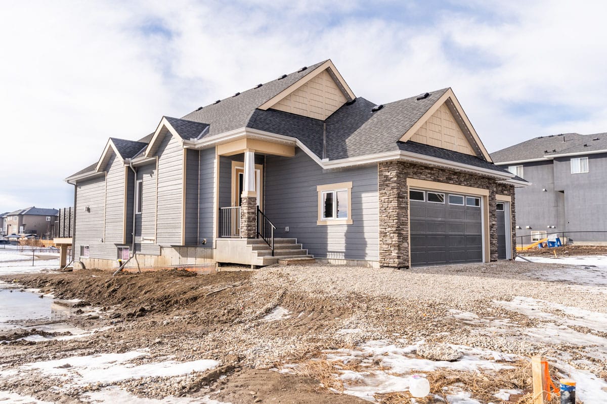 Newly built bungalow with a front-attached garage in Kinniburgh South