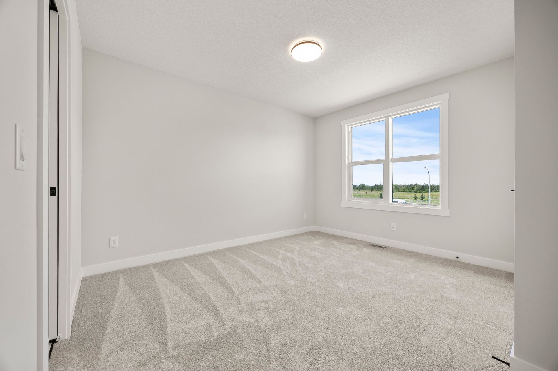 442 Kinniburgh Loop photo