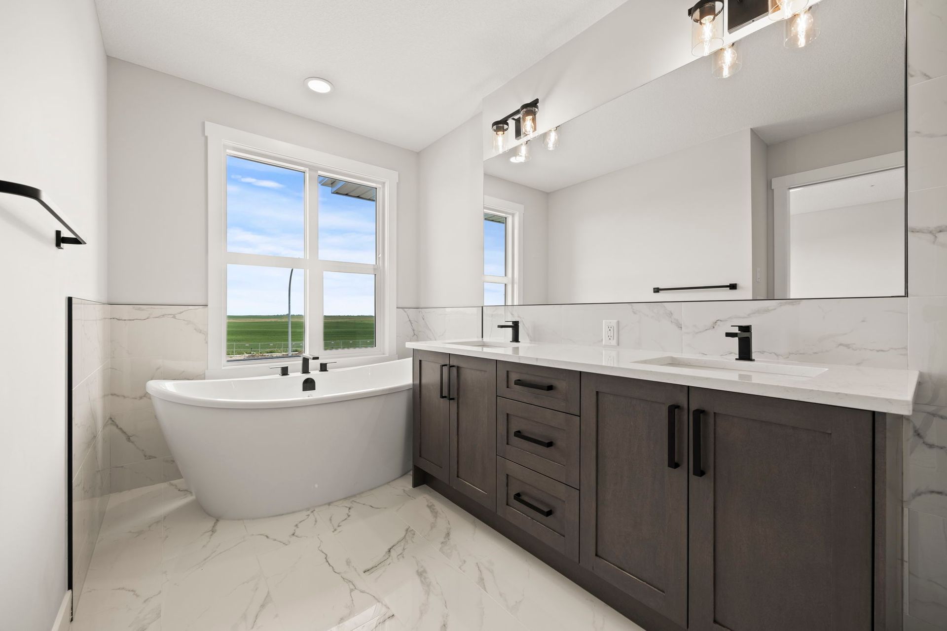 442 Kinniburgh Loop photo